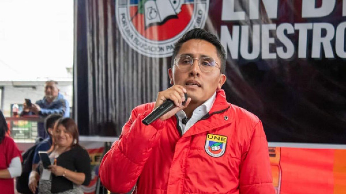 Andrés Quishpe, presidente de la Unión Nacional de Educadores (UNE).