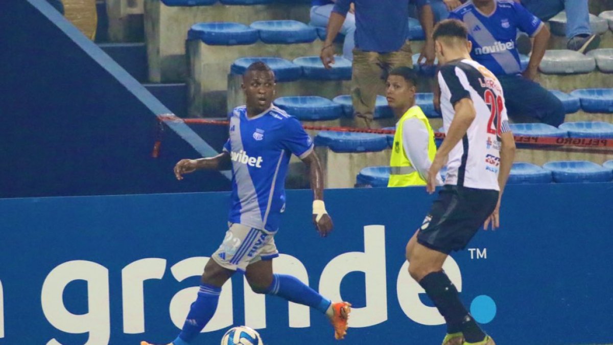 Miller Bolaños (i) no entrena con Emelec desde el pasado 26 de octubre.