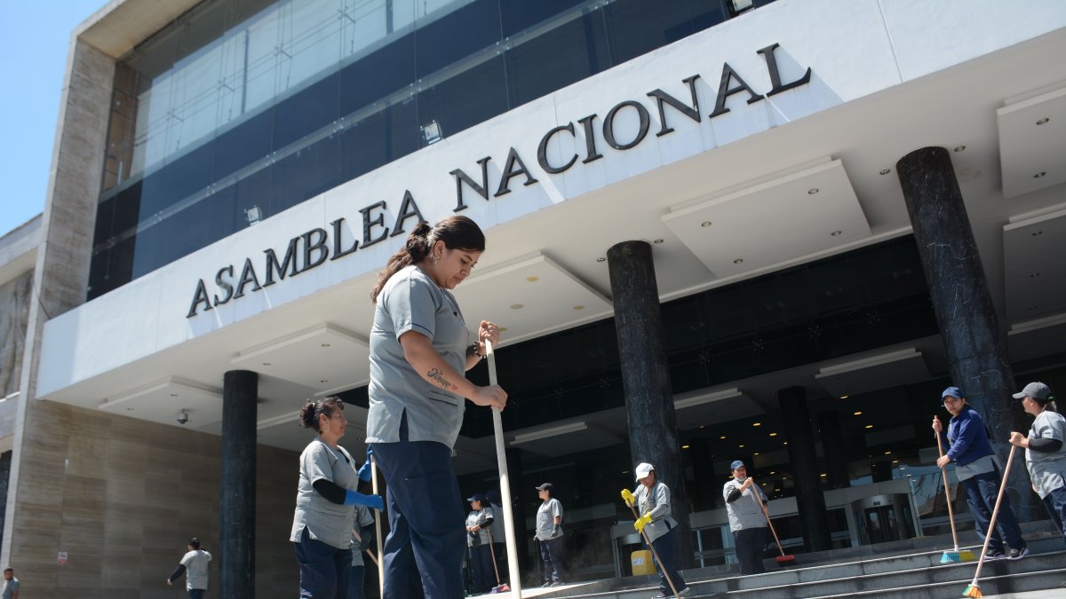 Asamblea Nacional y los preparativos para la posesion de asambleista electos y el presidente del Ecuador.