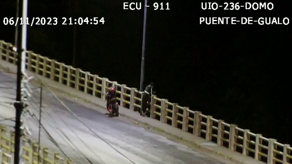 Caso. La noche del 6 de noviembre el ECU-911 registró un intento de suicidio en el puente de Gualo.