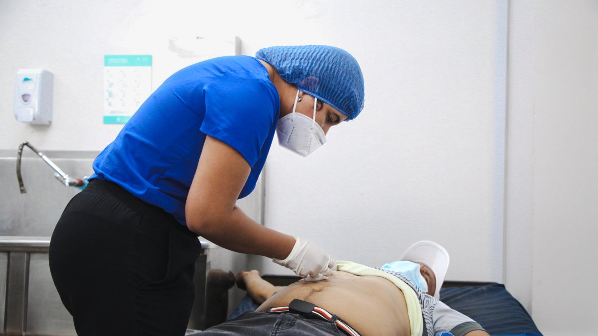 Atención. Un paciente en uno de los centros municipales.