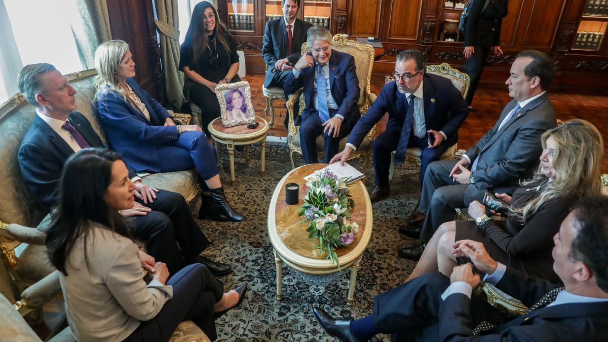 Cita. La mañana de este 9 de noviembre, las autoridades del país se reunieron con la administradora de la USAID, Samantha Power