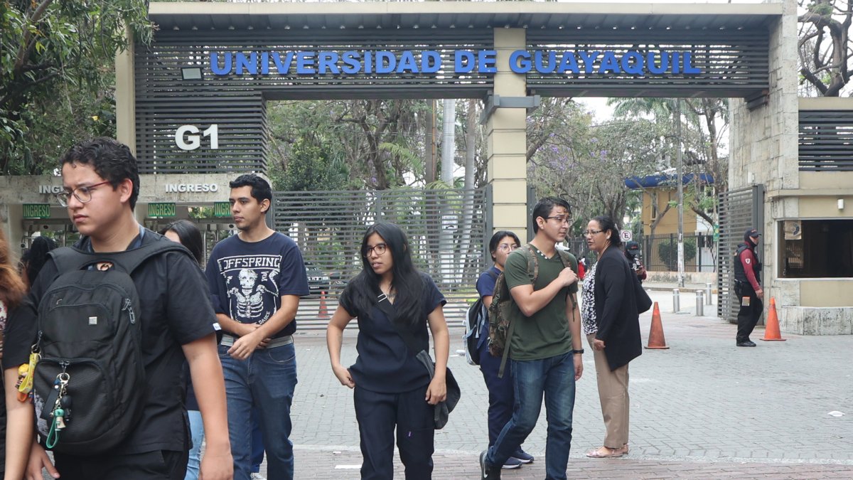 Medidas. Entre las acciones que ejecuta la Universidad de Guayaquil para cuidar a sus estudiantes es la seguridad interna y externa de sus predios.