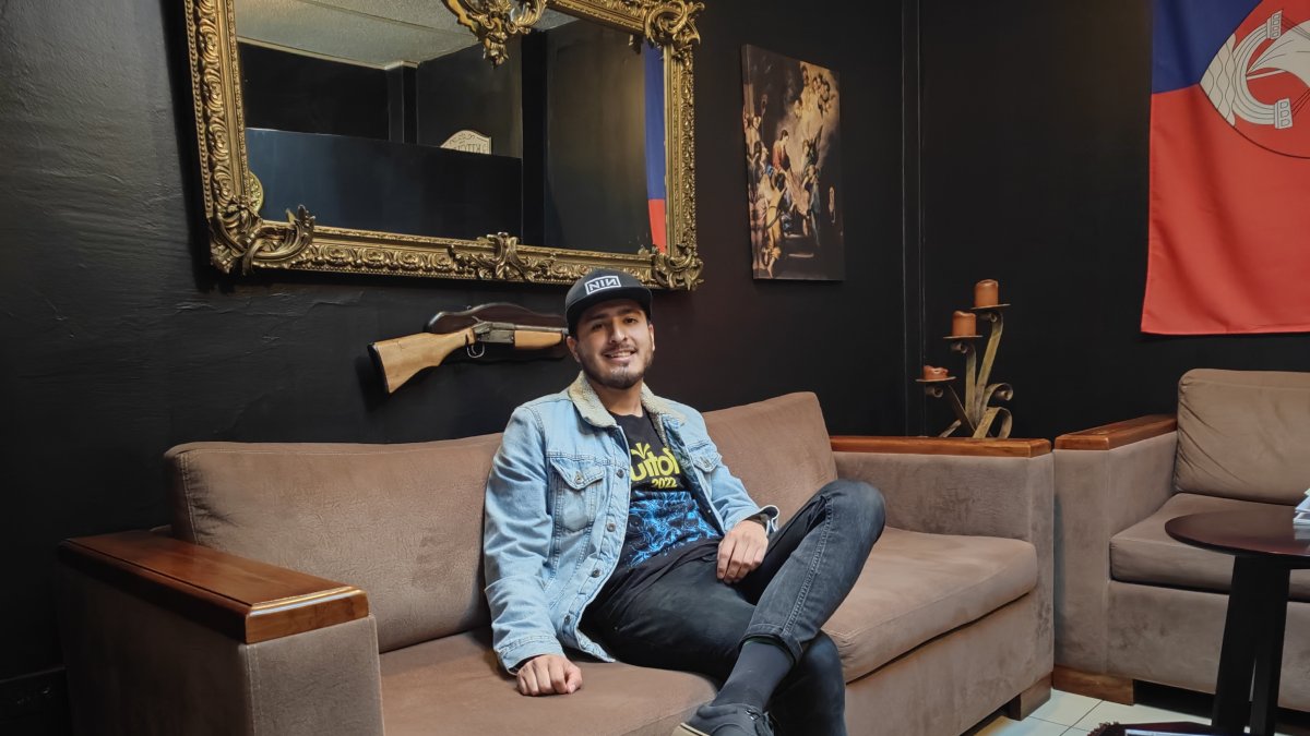 Juan Esteban, además de ser vocero, coordina el hospedaje de los artistas de 16 bandas para los días ‘alternativo’ y ‘metalero’.