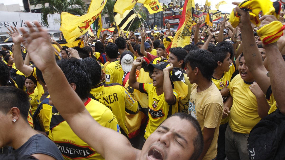La hinchada de Barcelona vivirá una fiesta cuando su equipo se traslade al estadio Capwell.