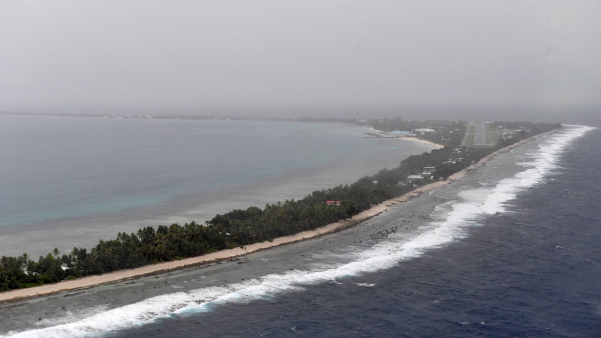 Es parte de un tratado bilateral, que contempla ayudar a esta nación del Pacífico a reubicar a una parte de sus 11.000 habitantes por la crisis climática.