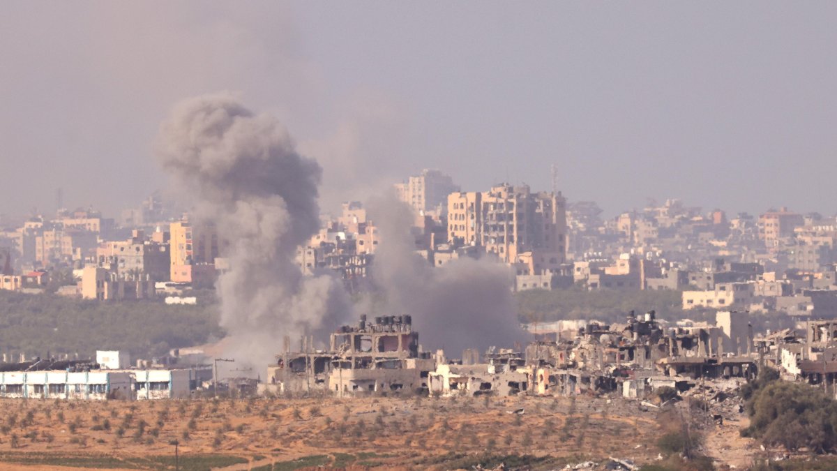 Los bombardeos por parte del Ejército israelí se han mantenido sobre varias infraestructuras, entre ellas hospitales, en la Franja de Gaza.