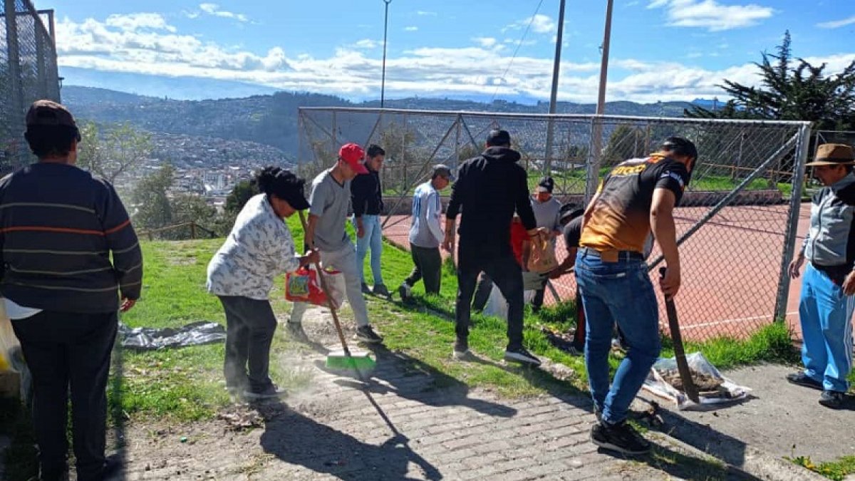Las autoridades buscan incentivar la unidad de los barrios para tener resultados más efectivos de las mingas.
