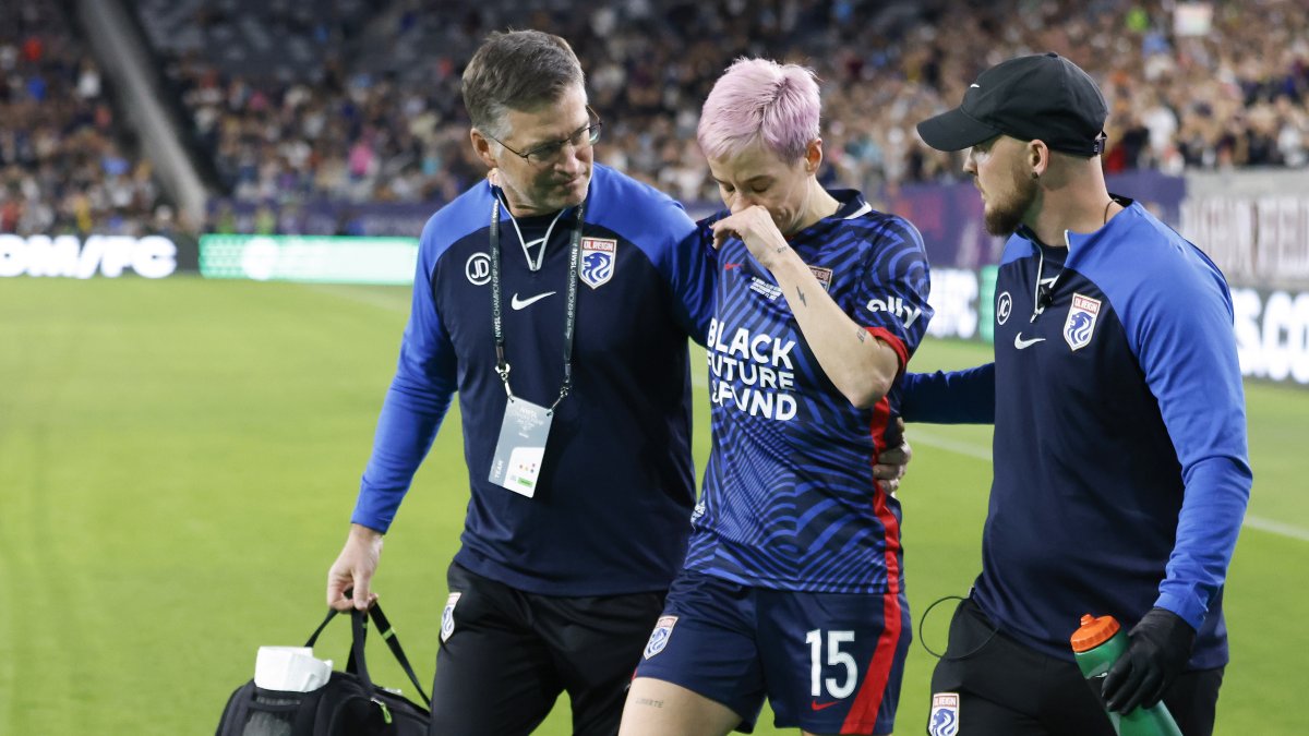 La jugadora del OL Reign salió del campo con solo seis minutos jugados.