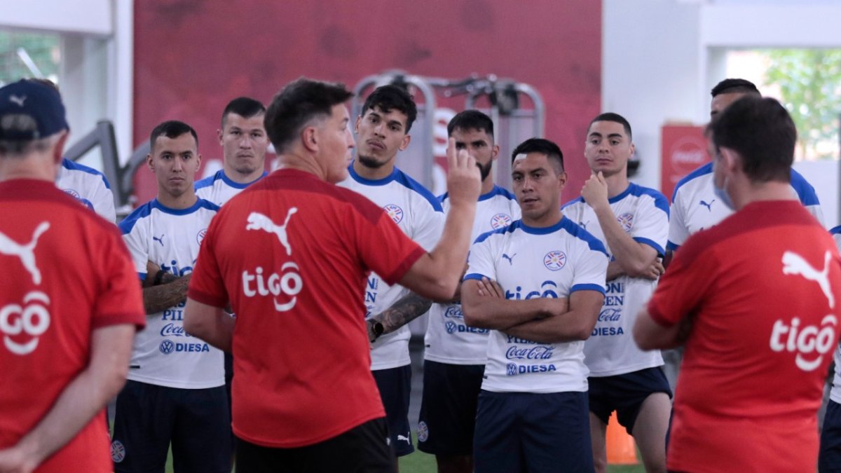 Eduardo Berizzo, técnico de la selección chilena, dio la lista de 26 jugadores para la fecha 5 y 6 de Eliminatorias rumbo al Mundial 2026