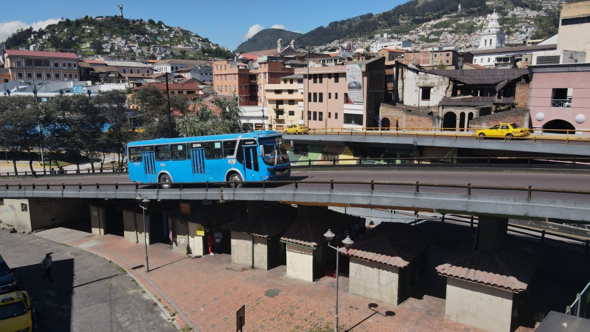 Son 36 casetas donde se comercializan mochilas, de estas solo ocho siguen abiertas al público.