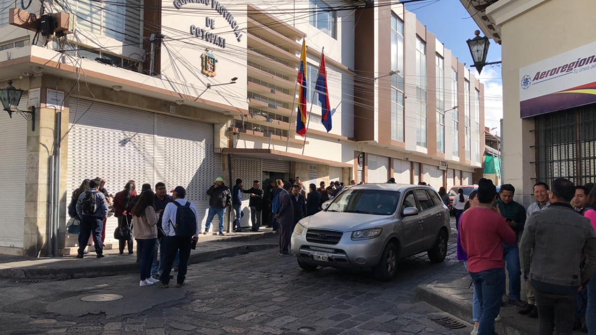 Evidencias. Los agentes de la Policía recopilaron evidencias en el Consejo de la Judicatura.