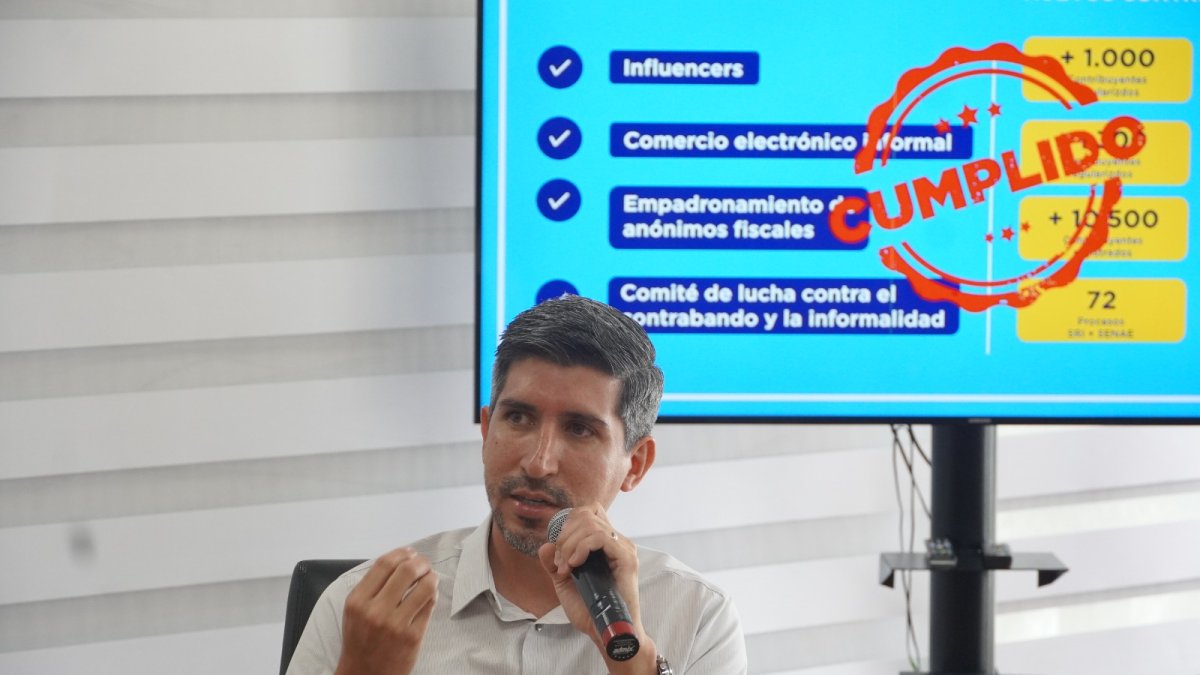 El titular del SRI; Francisco Briones, en rueda de prensa este 14 de noviembre de 2023.