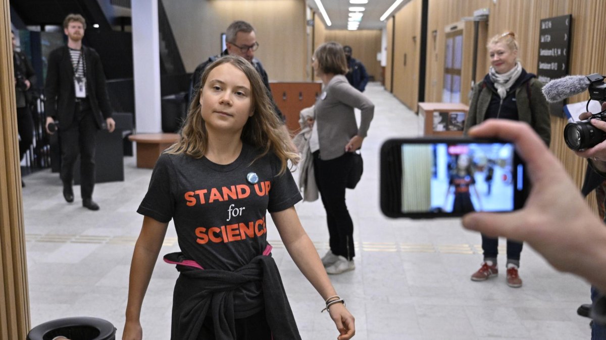 Fotografía de archivo, tomada el pasado 11 de octubre, en la que se registró a la ambientalista sueca Greta Thunberg, en Malmo (Suecia)