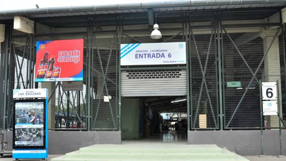 Delitos. Una red de extorsionadores operaba en el mercado Las Esclusas.