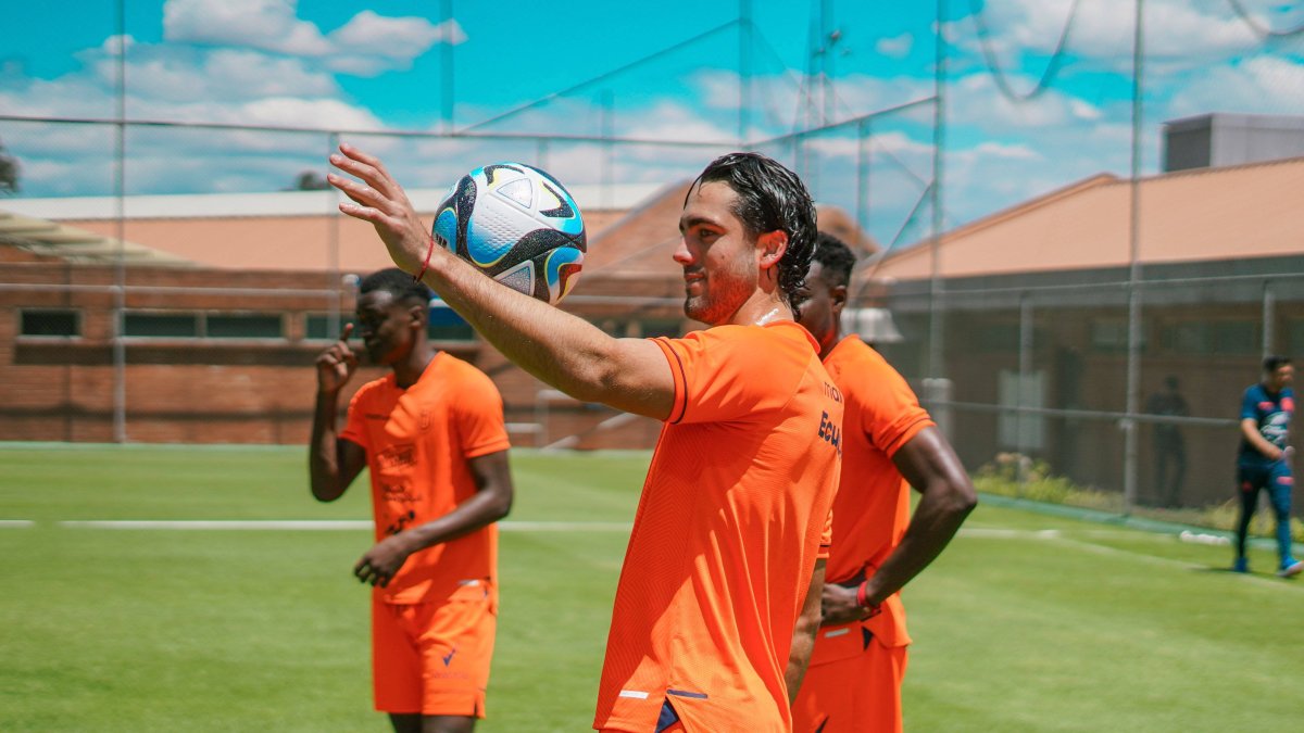 Leonardo Campana es una de las opciones para comandar el ataque de la Tri ante Venezuela.