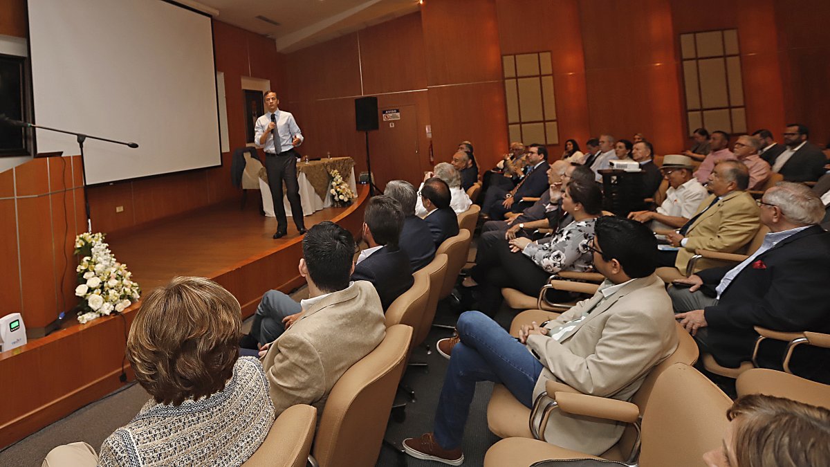 Conferencia. Rafael Nieto se dirigió ante diferentes líderes de gremios, empresarios y académicos en las instalaciones de este Diario.