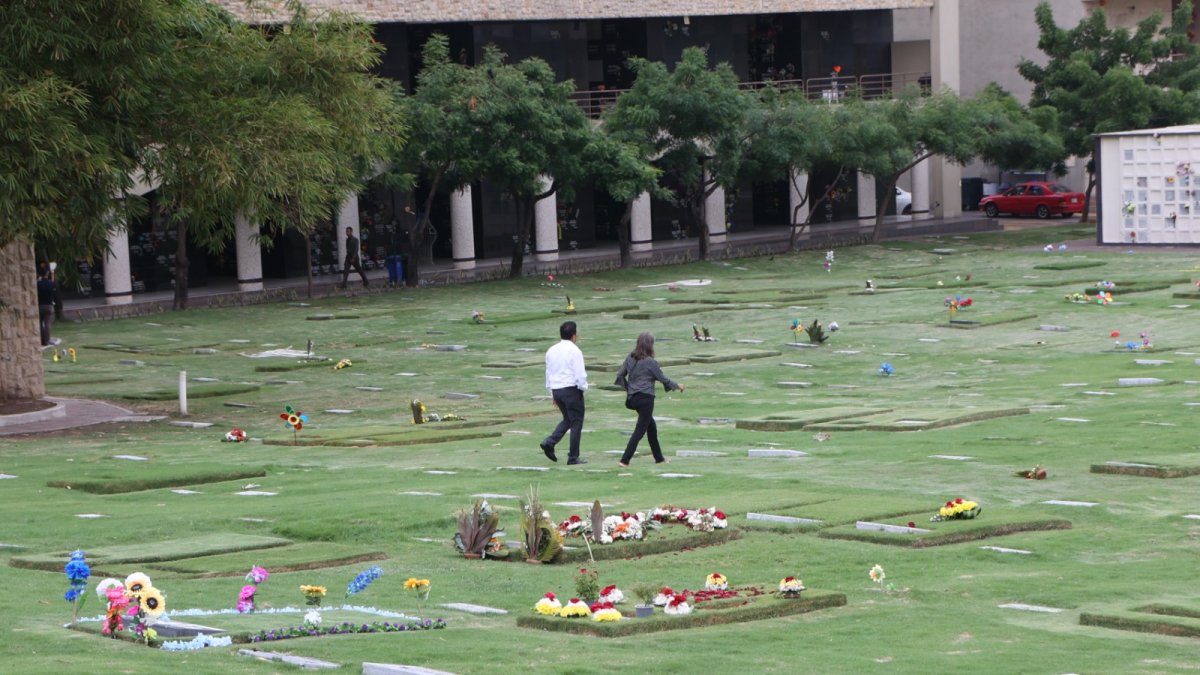 Proceso. Familiares deben buscar el certificado de voluntades y el escrito del doctor para enterrarlo o cremarlo.