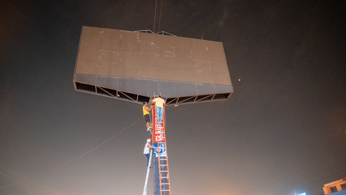 Acción. Hasta ahora, el Municipio ha identificado 27 vallas en esta vía.