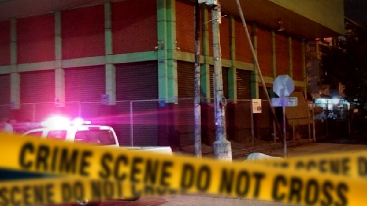 Los delincuentes le dispararon y se le sustrajeron su arma de dotación.