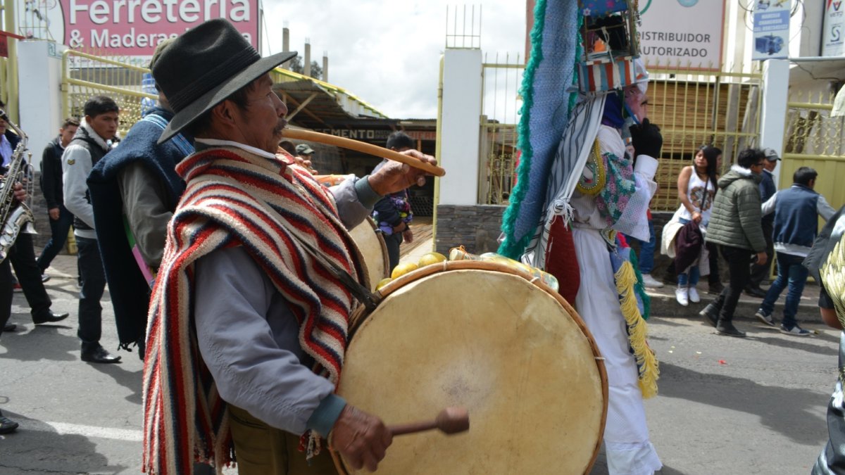 Los músicos entonan el pingullo y el tambor desde hace décadas.
