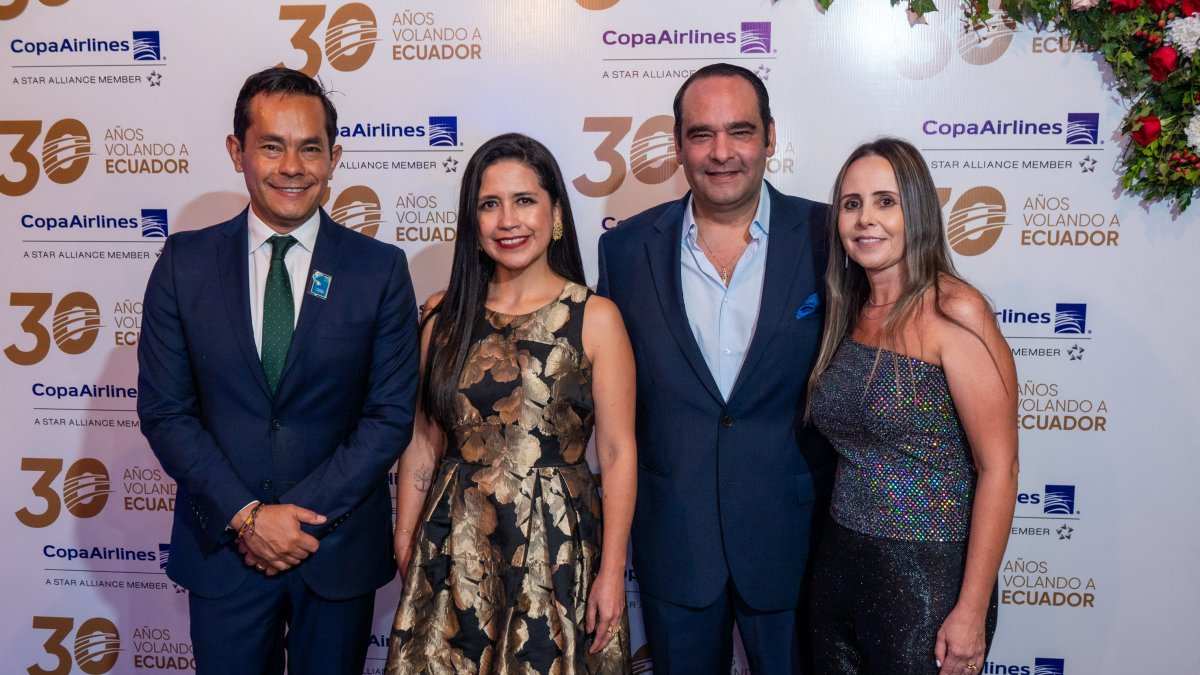 Directivos y trabajadores celebraron en una velada, en Quito.