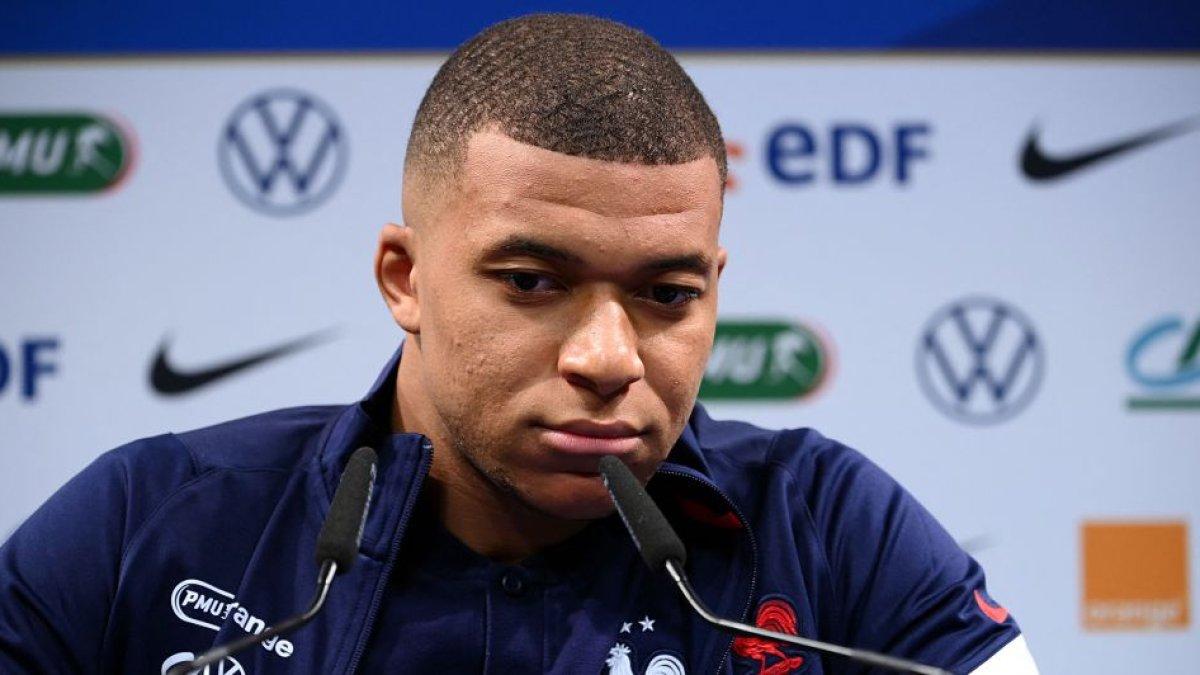Mbappé habla en rueda de prensa el viernes 17 de noviembre.