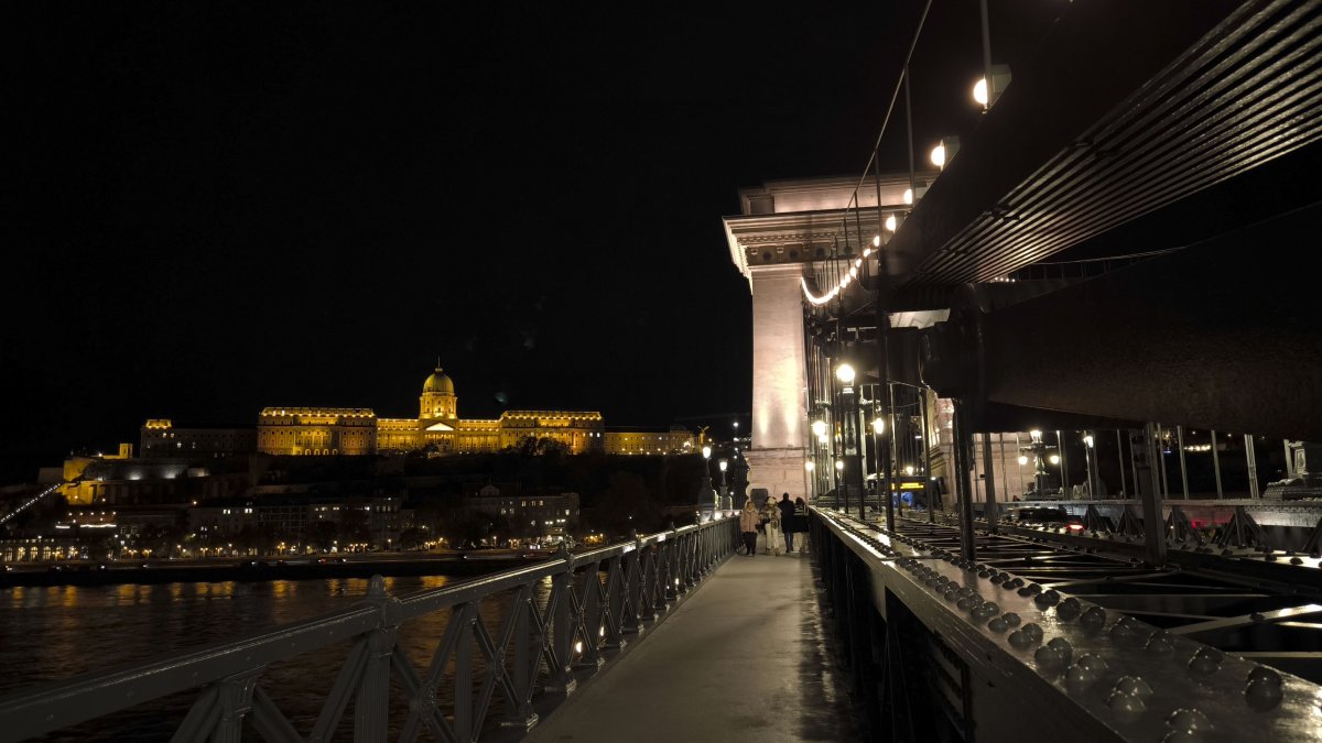 Puente sobre el Danubio, uno de los grandes atractivos de esta ciudad húngara.