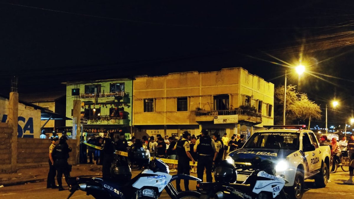 La madrugada de ayer trasladaron el cuerpo de Gabriel a la morgue de Babahoyo.