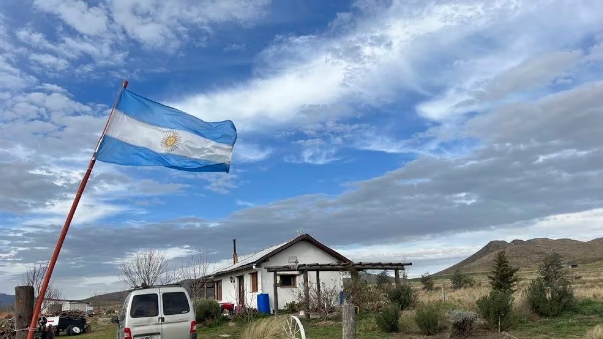 Proyección. Una casa en el barrio de Prados del Sol. Se utilizan materiales reciclables, como por ejemplo neumáticos, y con un invernadero que hace que se mantenga más fresca.