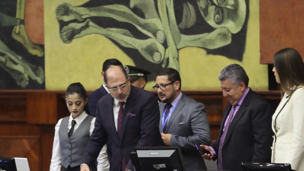 El PSC, la Revolución Ciudadana y ADN dirigen la nueva Asamblea Nacional.