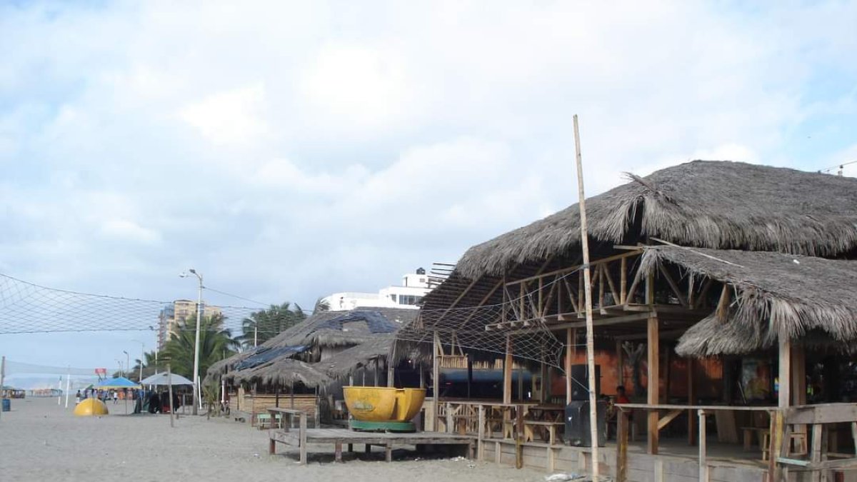 El malecón de Atacames, escenario de violencia criminal.