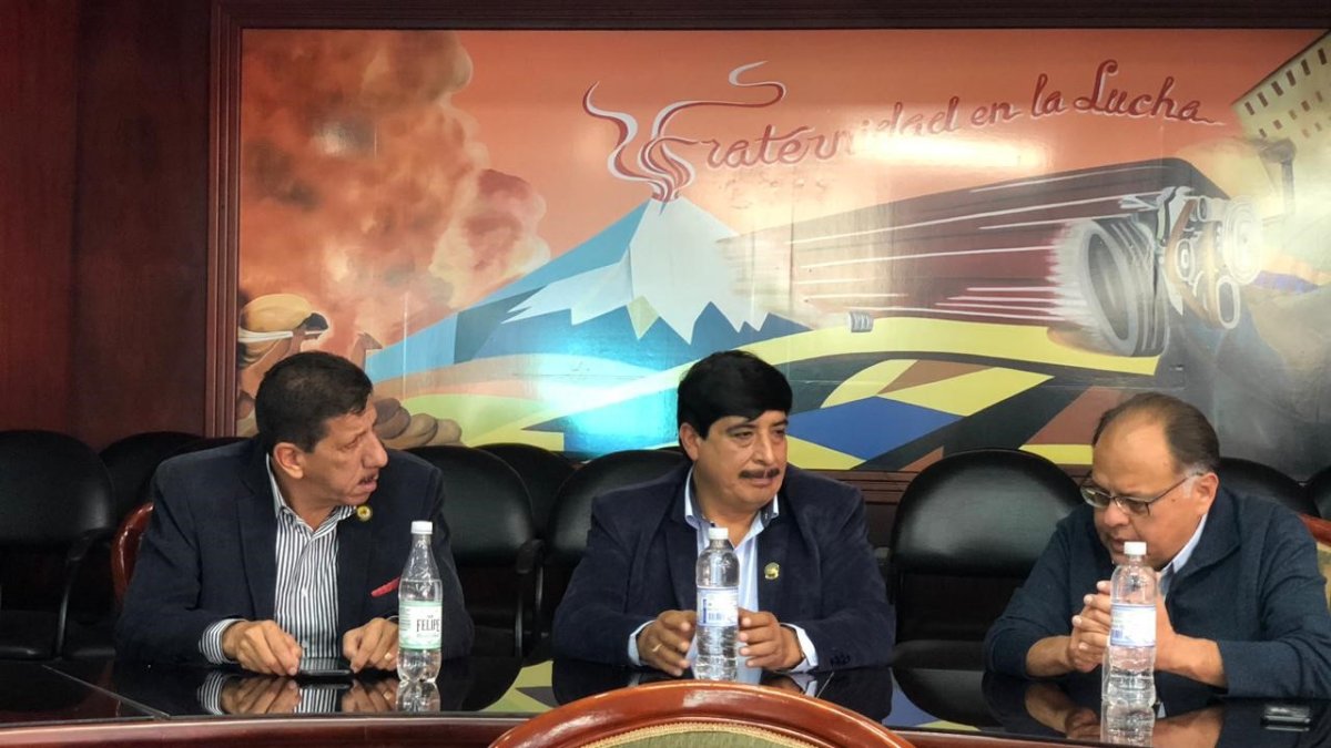 Cita. Representantes del gremio de los transportistas se reunieron en Latacunga.