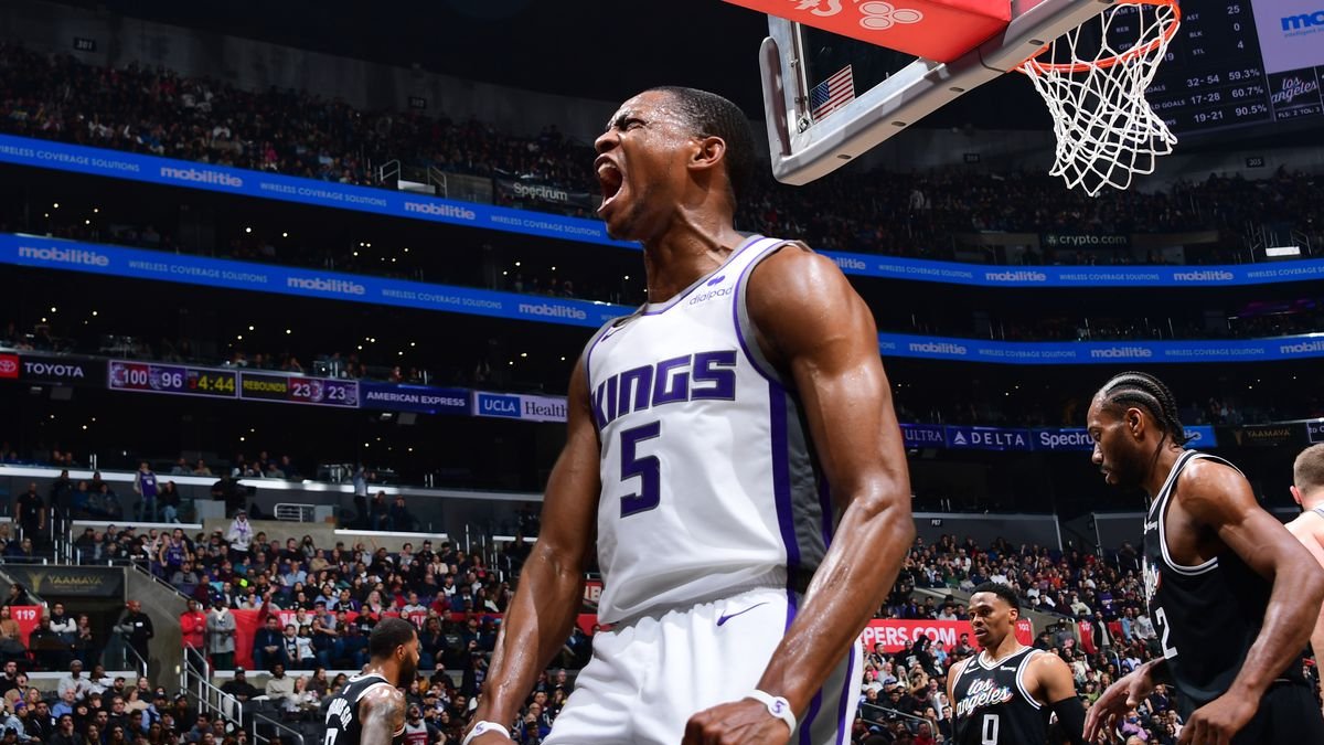 De'Aaron Fox, de los Sacramento Kings, promedió 32 puntos por encuentro.