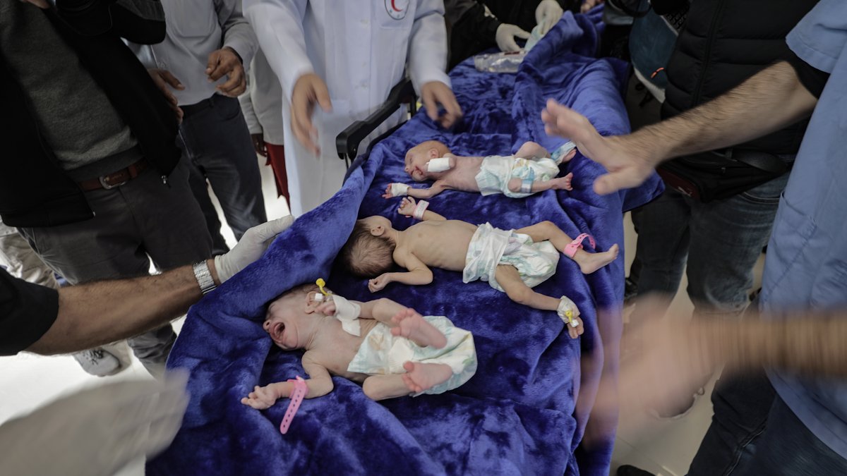 La evacuación fue llevada a cabo por la Media Luna Roja Palestina en conjunto con la OMS y la Oficina de Naciones Unidas para la Coordinación de Asuntos Humanitarios (OCHA).