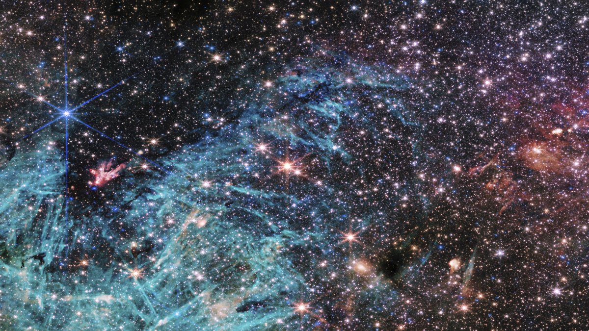 La última imagen del telescopio espacial James Webb muestra una porción del denso centro de nuestra galaxia con un detalle sin precedentes.