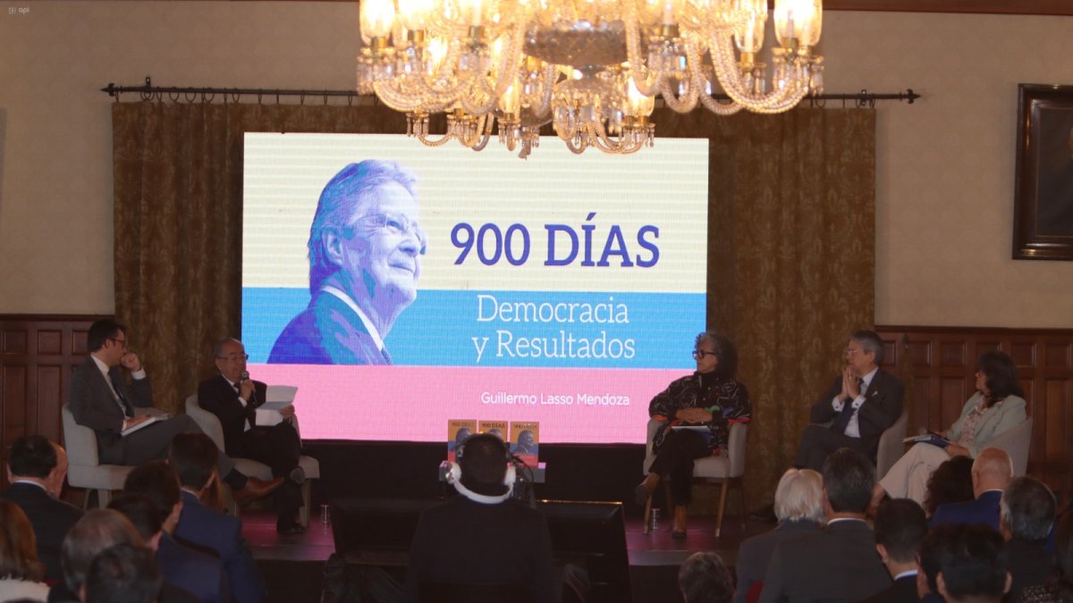 Presentación. El informe de labores del presidente se presentó en el salón de banquetes de Carondelet ministros, gobernadores, embajadores...