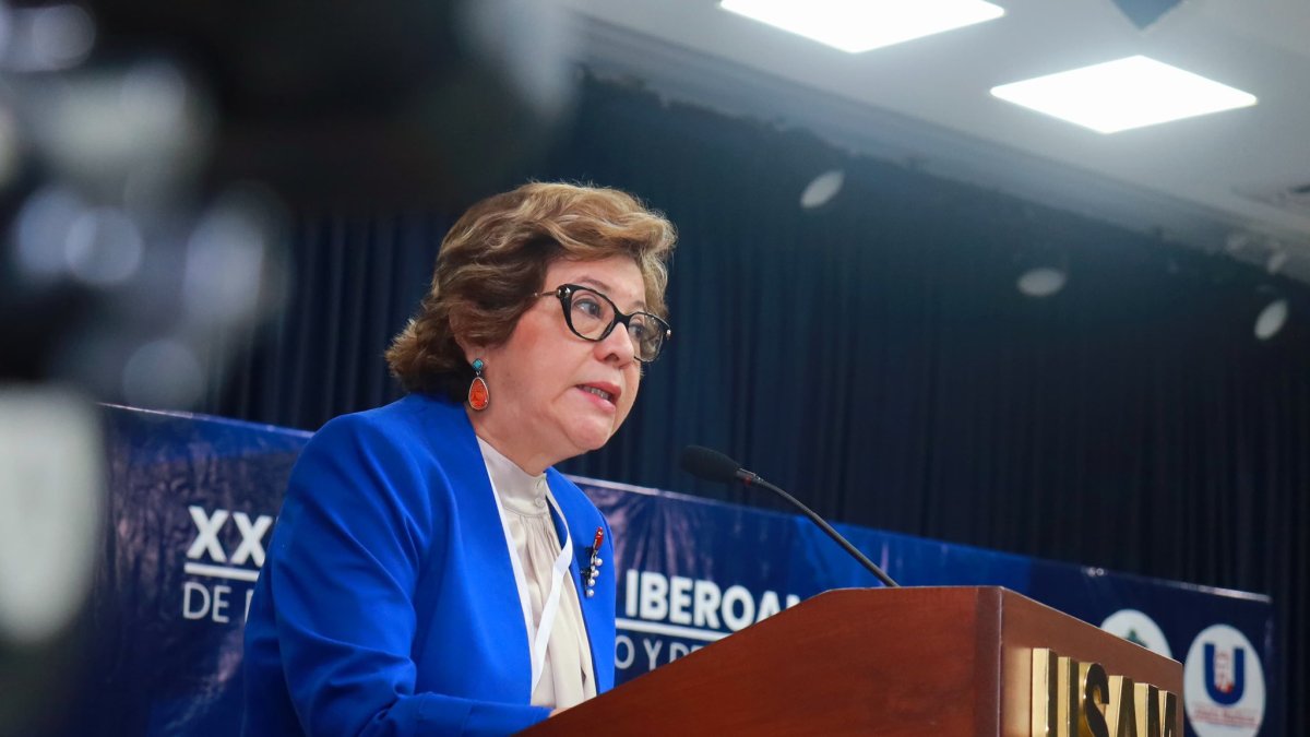 La magistrada Ivonne Núñez en una actividad realizada en El Salvador. Ella será parte del gabinete de Daniel Noboa.