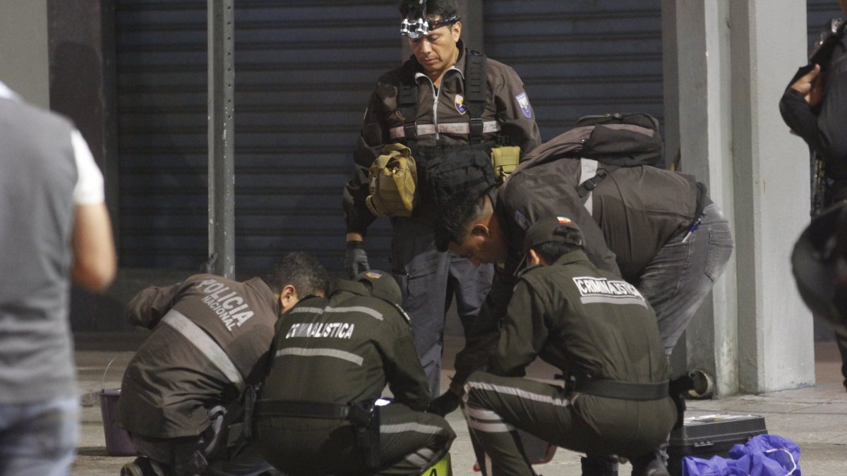 Los policías fueron baleados en las calles Quito y Francisco de Marcos.