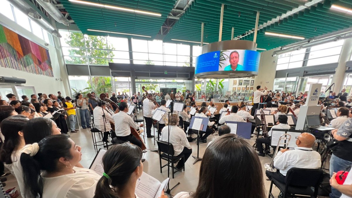 Acto. Una pieza musical clásica para pacientes con cáncer, en Solca.