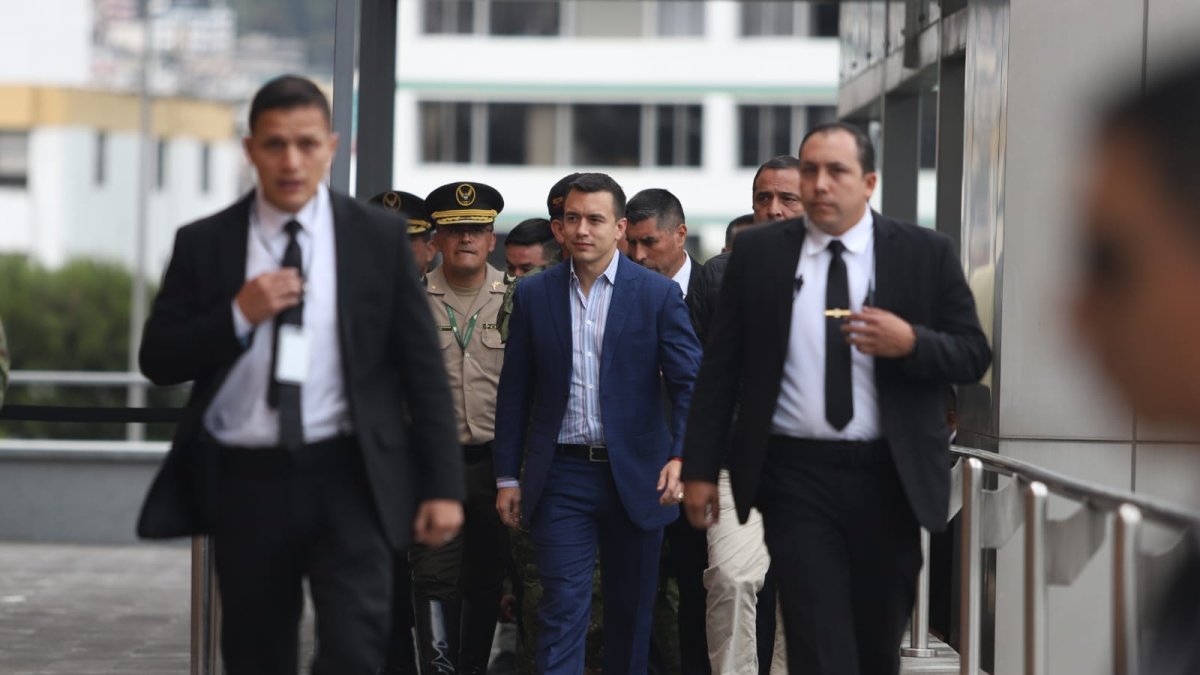 El presidente Daniel Noboa llegó este 22 de noviembre de 2023 para el repaso de lo que será el cambio de mando.