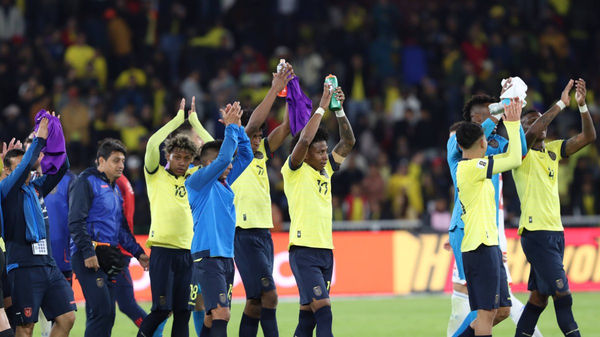 Los tricolores agradecieron el apoyo del público y respaldaron el trabajo de su entrenador.