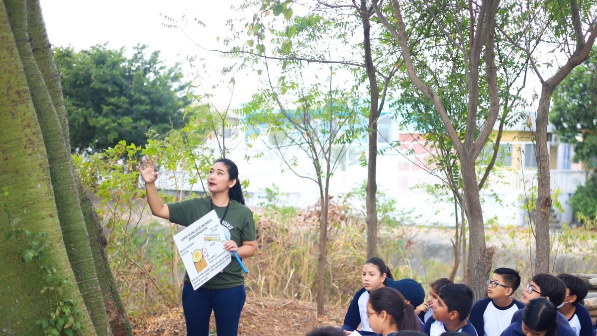 Kelly Peña, especialista y docente de la Espol, se encargó de iniciar este taller.