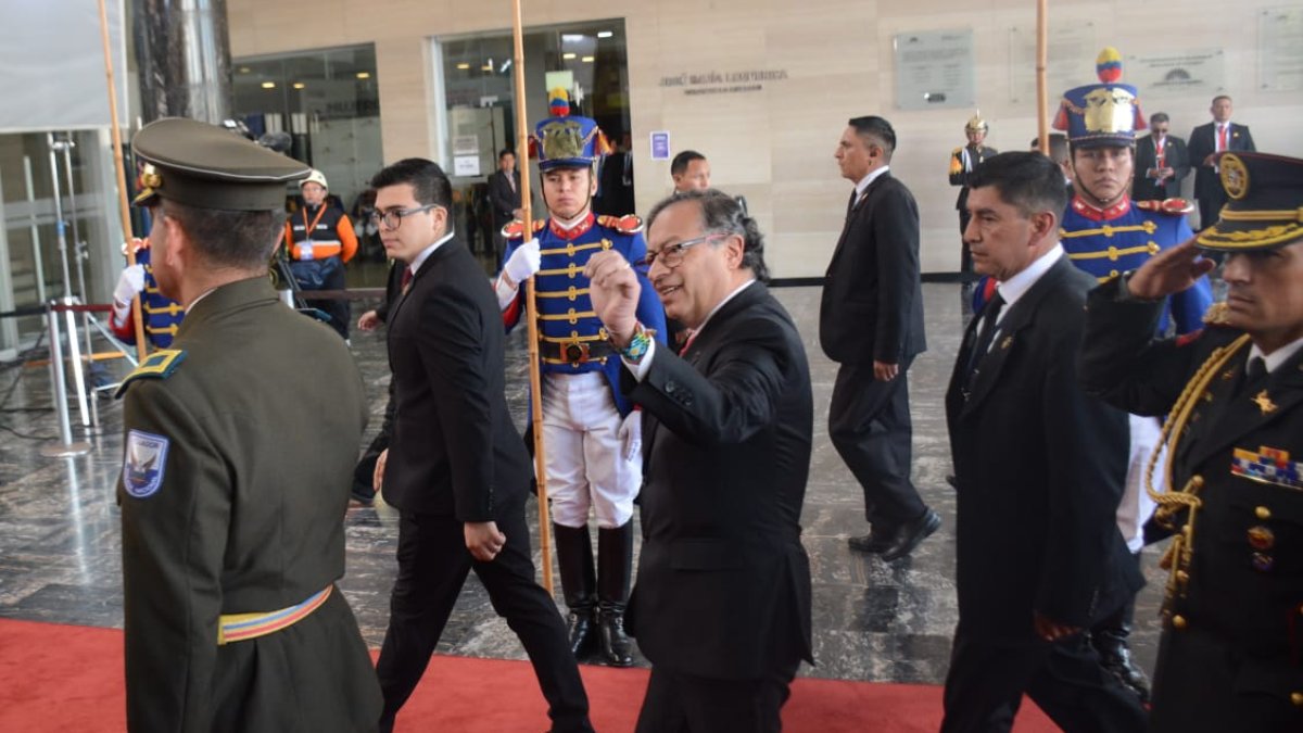 Llega Gustavo Petro presidente de Colombia.