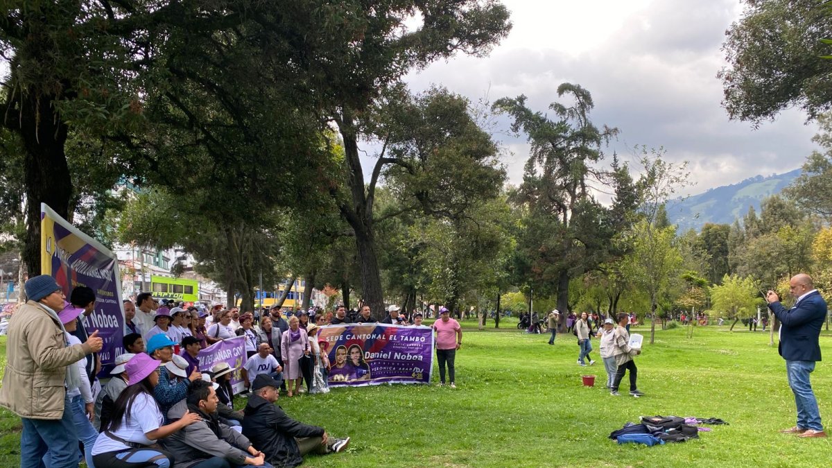 La mayoría lo esperó desde antes que se iniciara la ceremonia.