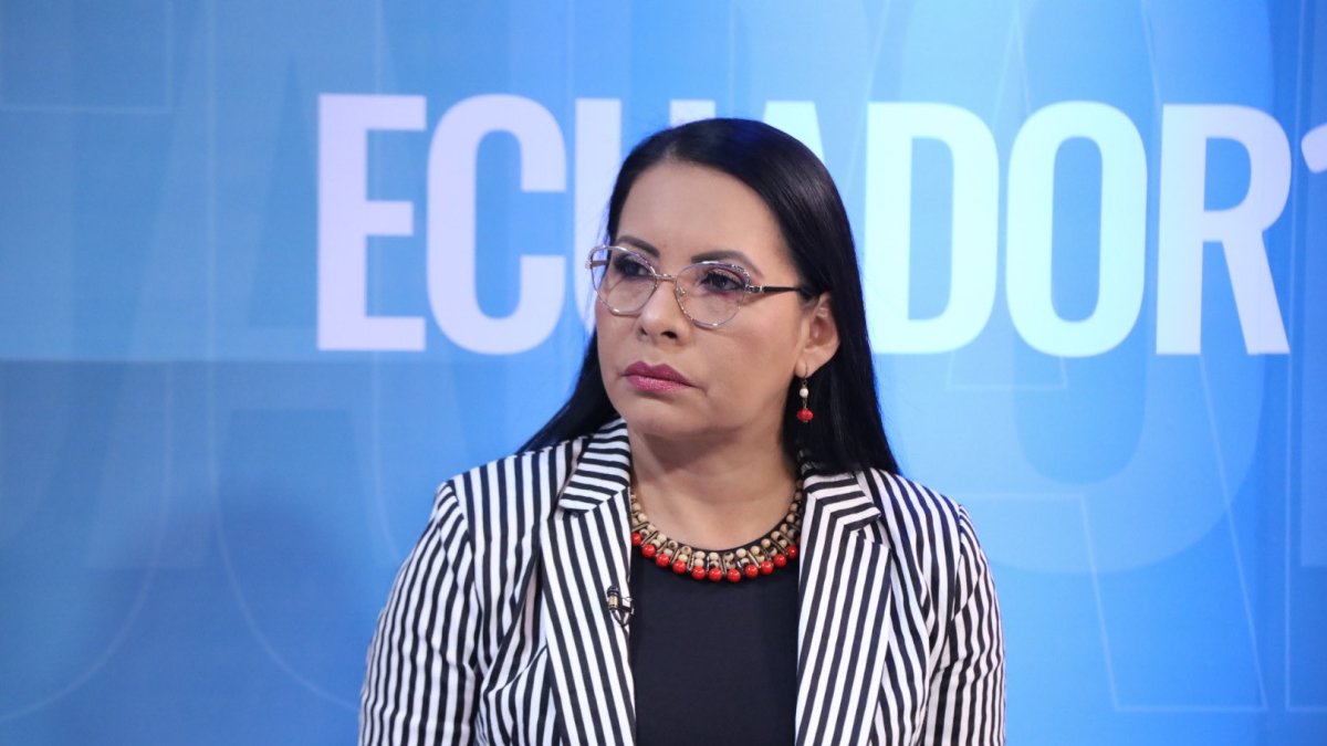 Diana Atamaint, presidenta del CNE.