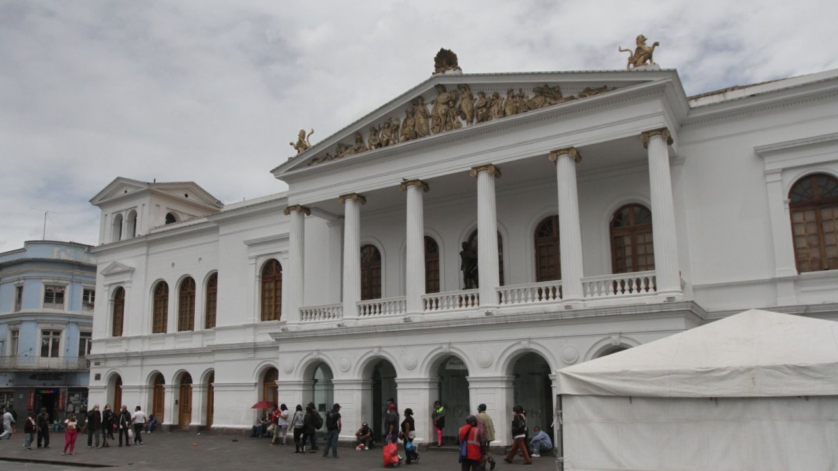 El Teatro Sucre celebra su nacimiento.