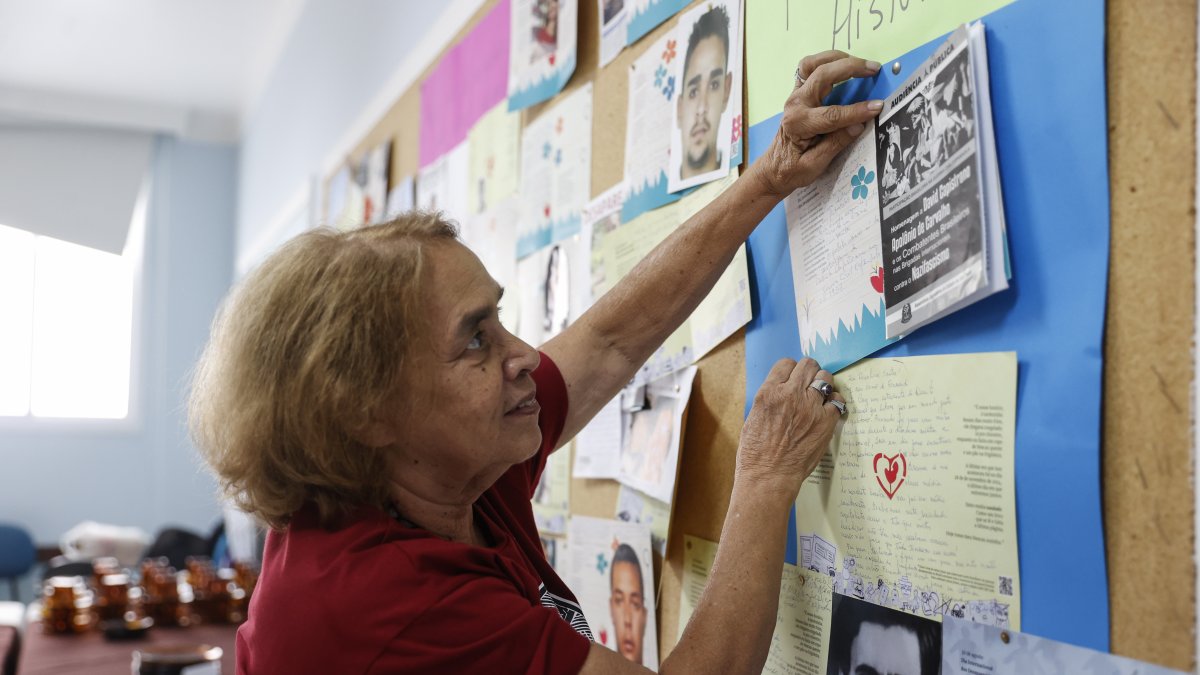Cristina Capistrano participa durante la Conferencia Internacional de Familiares de Personas Desaparecidas, organizada por el Comité Internacional de la Cruz Roja hoy, en Sao Paulo (Brasil).