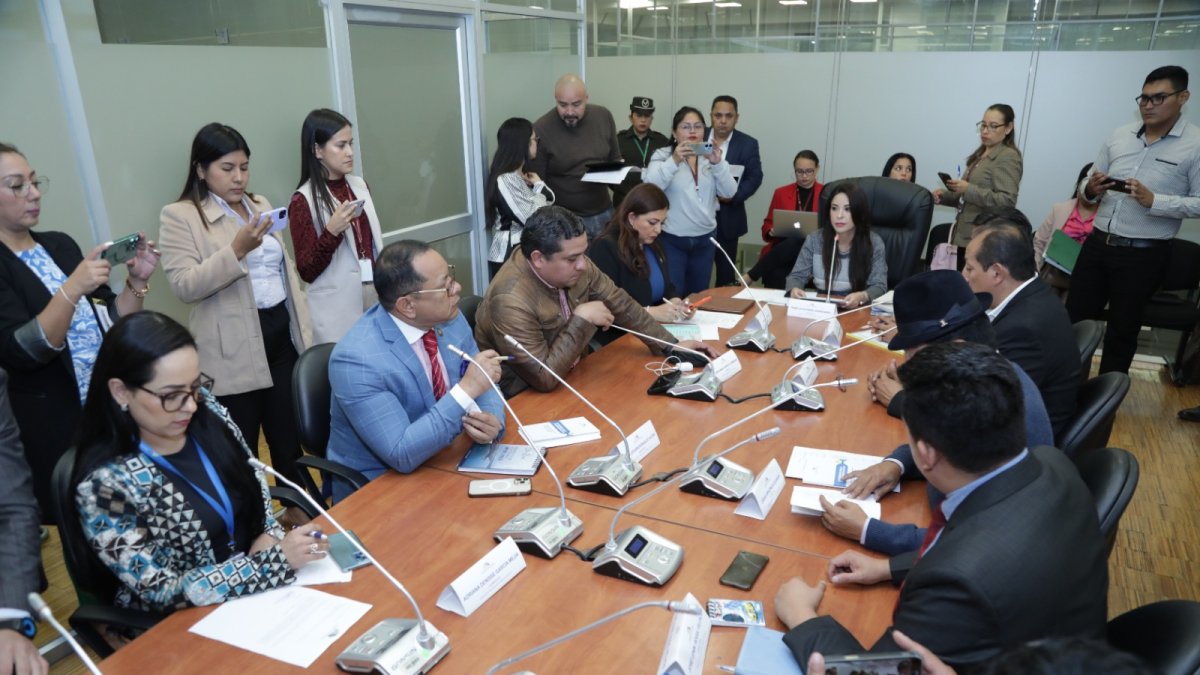 Legisladores. Miembros de la Comisión de Fiscalización.