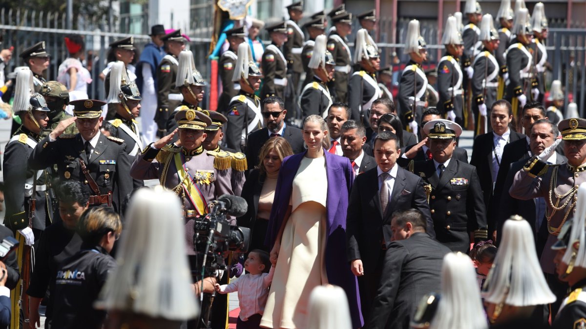 El mandatario llegó a la Asamblea junto a su esposa Lavinia Balbonesi, a quien agradeció en varias ocasiones el apoyo.